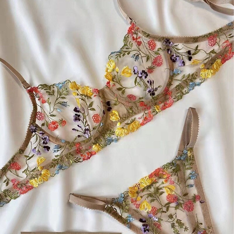 Wholesale 2-Piece Lace Bra Set Women Floral Embroidery Underwear Set T –  sheeoempire